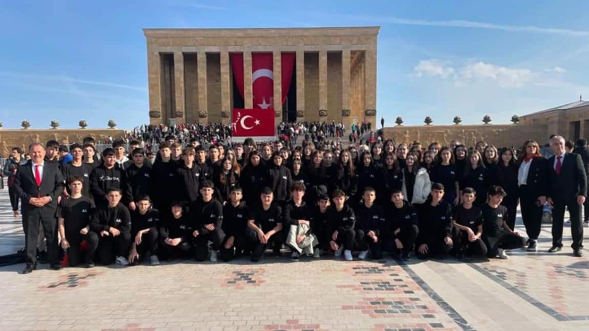 Atatürk Anadolu Lisesi Atasının Huzurunda