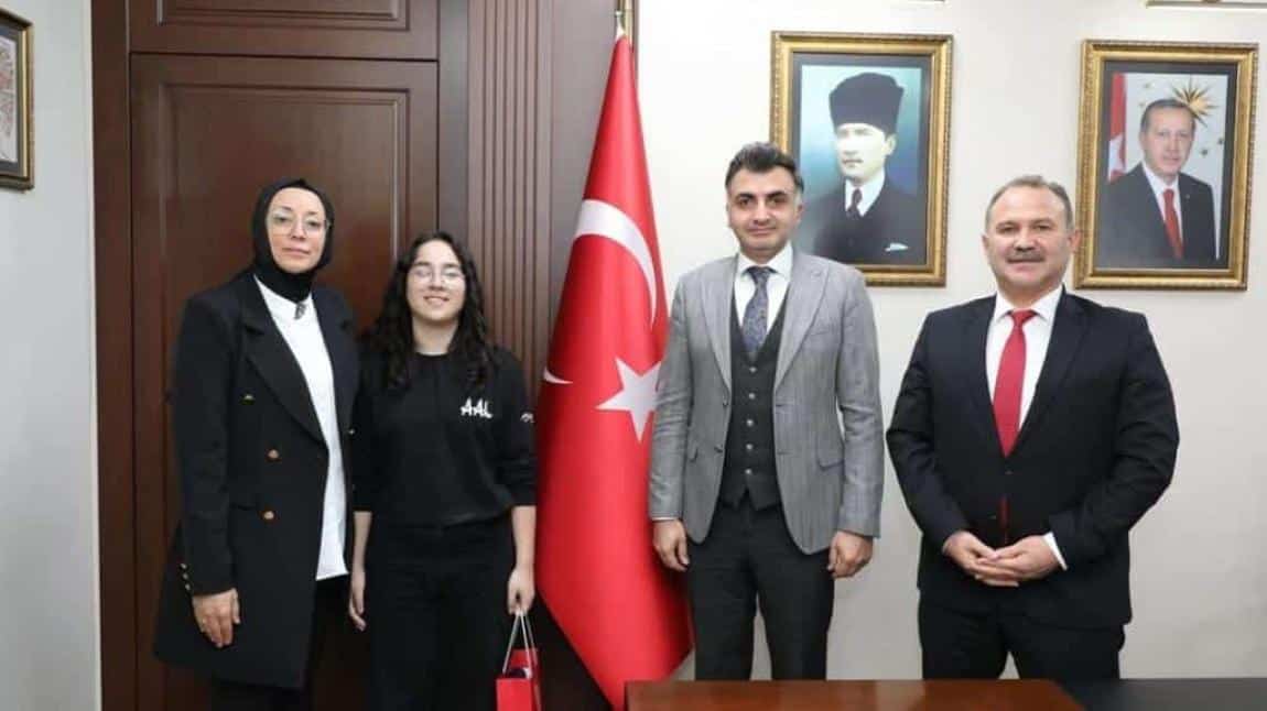 Cinnah Genç Yazarlar Ödülü